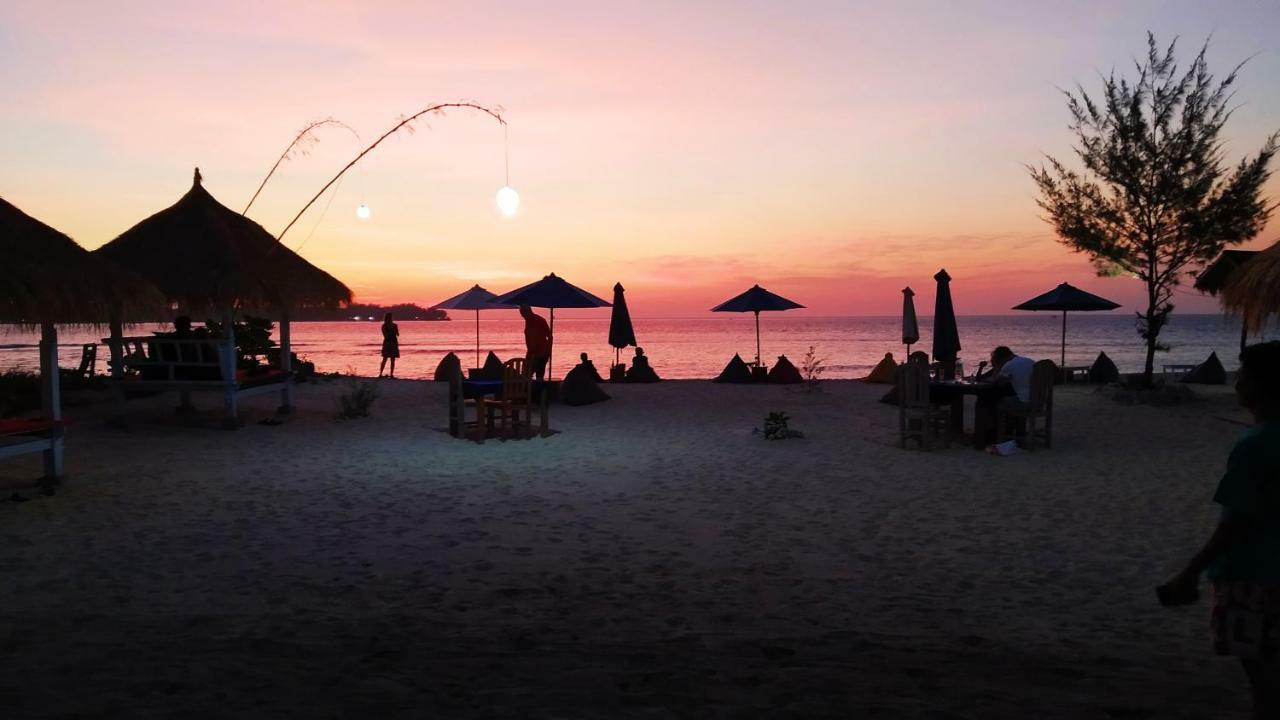 Sunset Beach Bungalow กิลิเมโน ภายนอก รูปภาพ